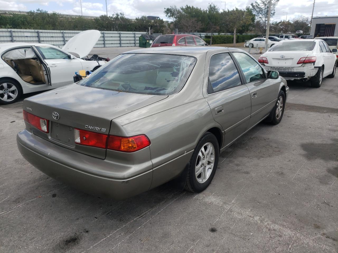 Photo 4 from auction – 2001 TOYOTA CAMRY CE with VIN 4T1BG28K41U029030