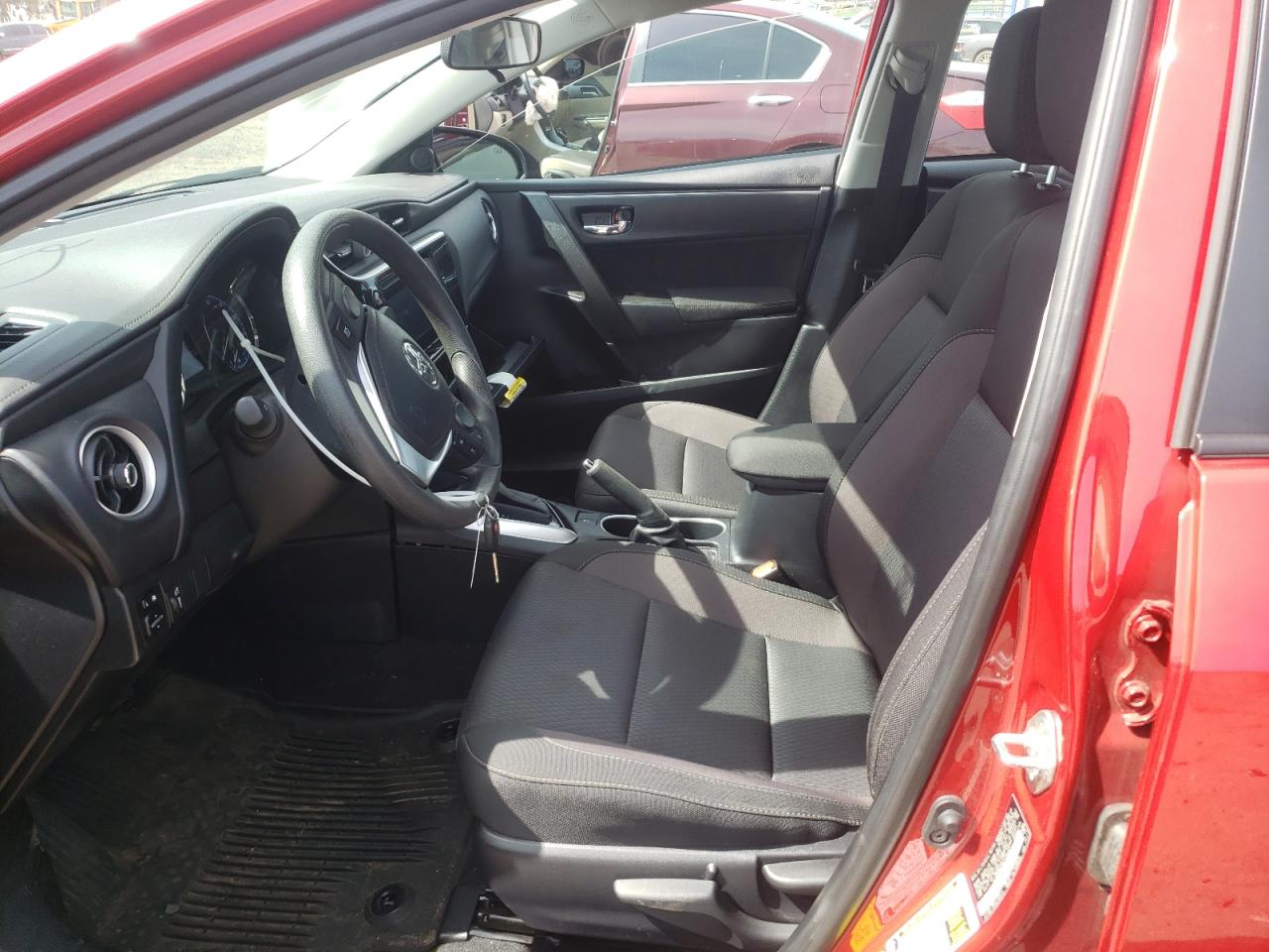 Photo 5 from auction – 2019 TOYOTA COROLLA L with VIN 2T1BURHE8KC126861