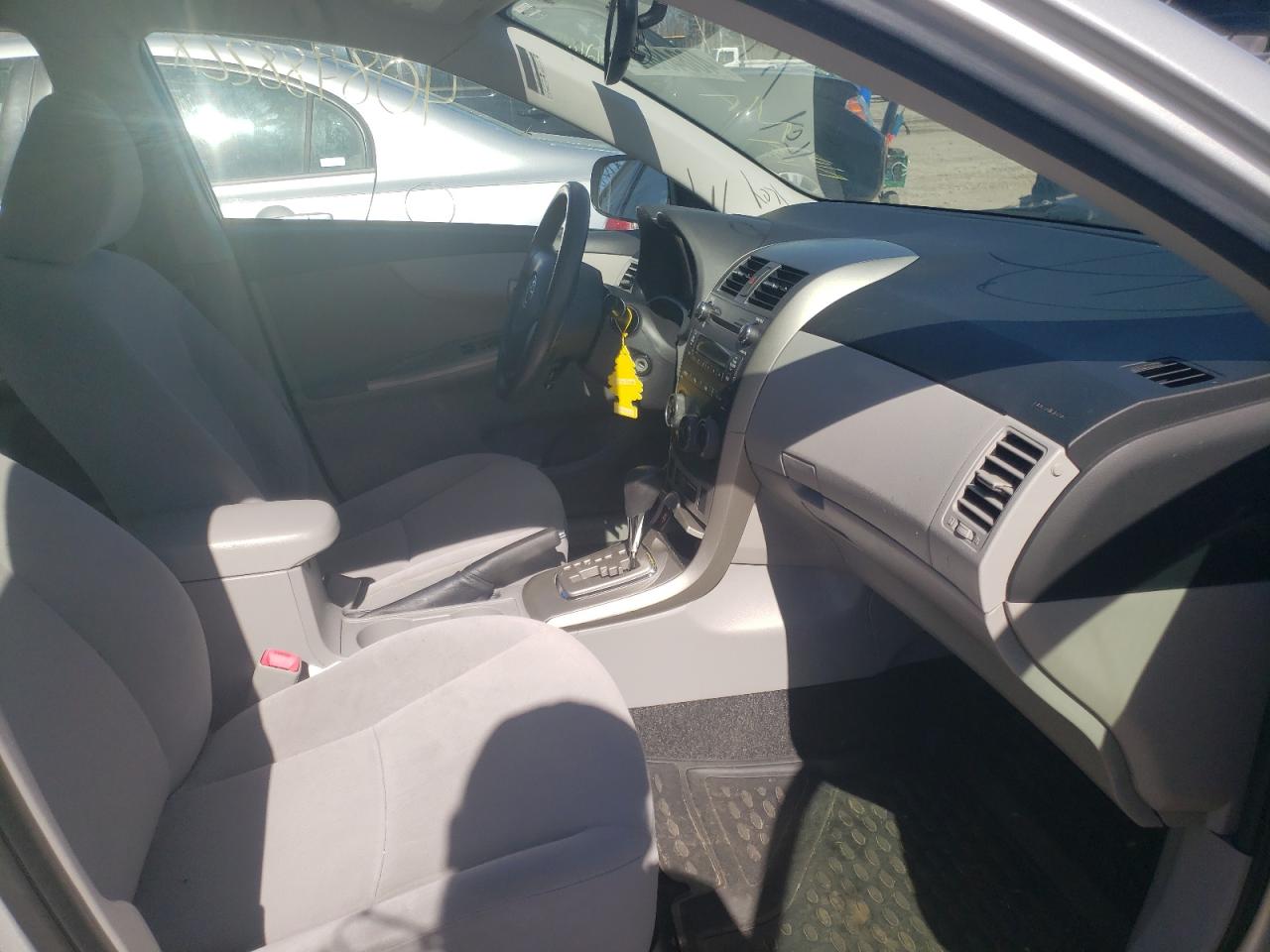 Photo 5 from auction – 2011 TOYOTA COROLLA with VIN JTDBU4EE5B9144117