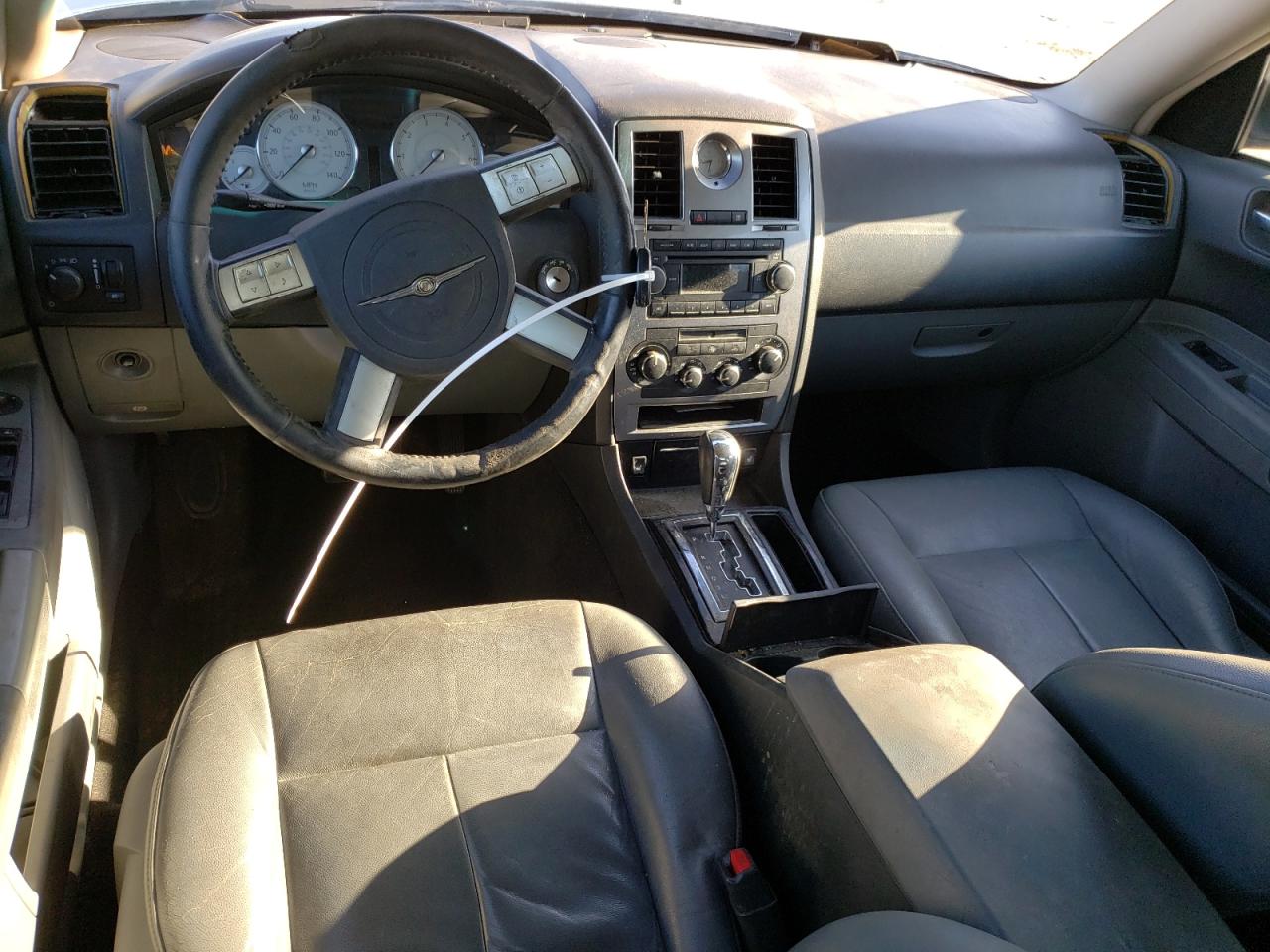 Photo 9 from auction – 2005 CHRYSLER 300 TOURIN with VIN 2C3JA53G95H136920