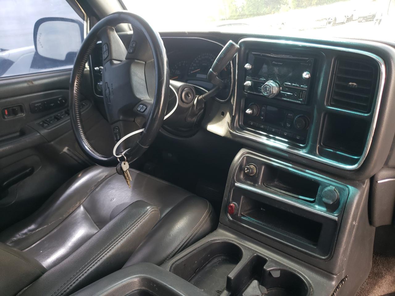 Photo 9 from auction – 2003 CHEVROLET AVALANCHE with VIN 3GNEK13TX3G117085
