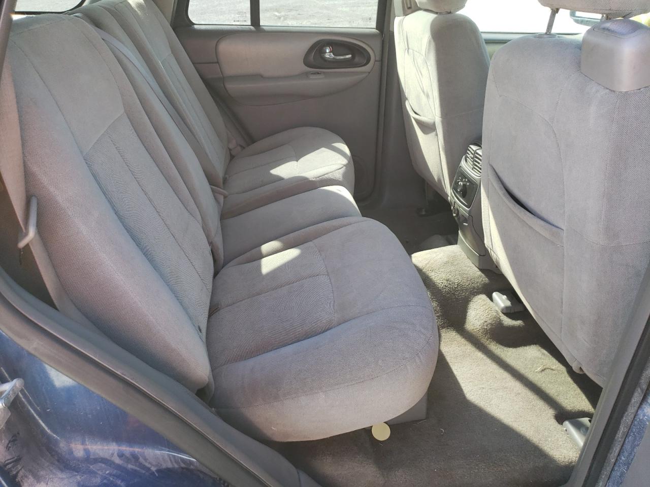 Photo 6 from auction – 2005 CHEVROLET TRAILBLAZE with VIN 1GNDT13S052332860