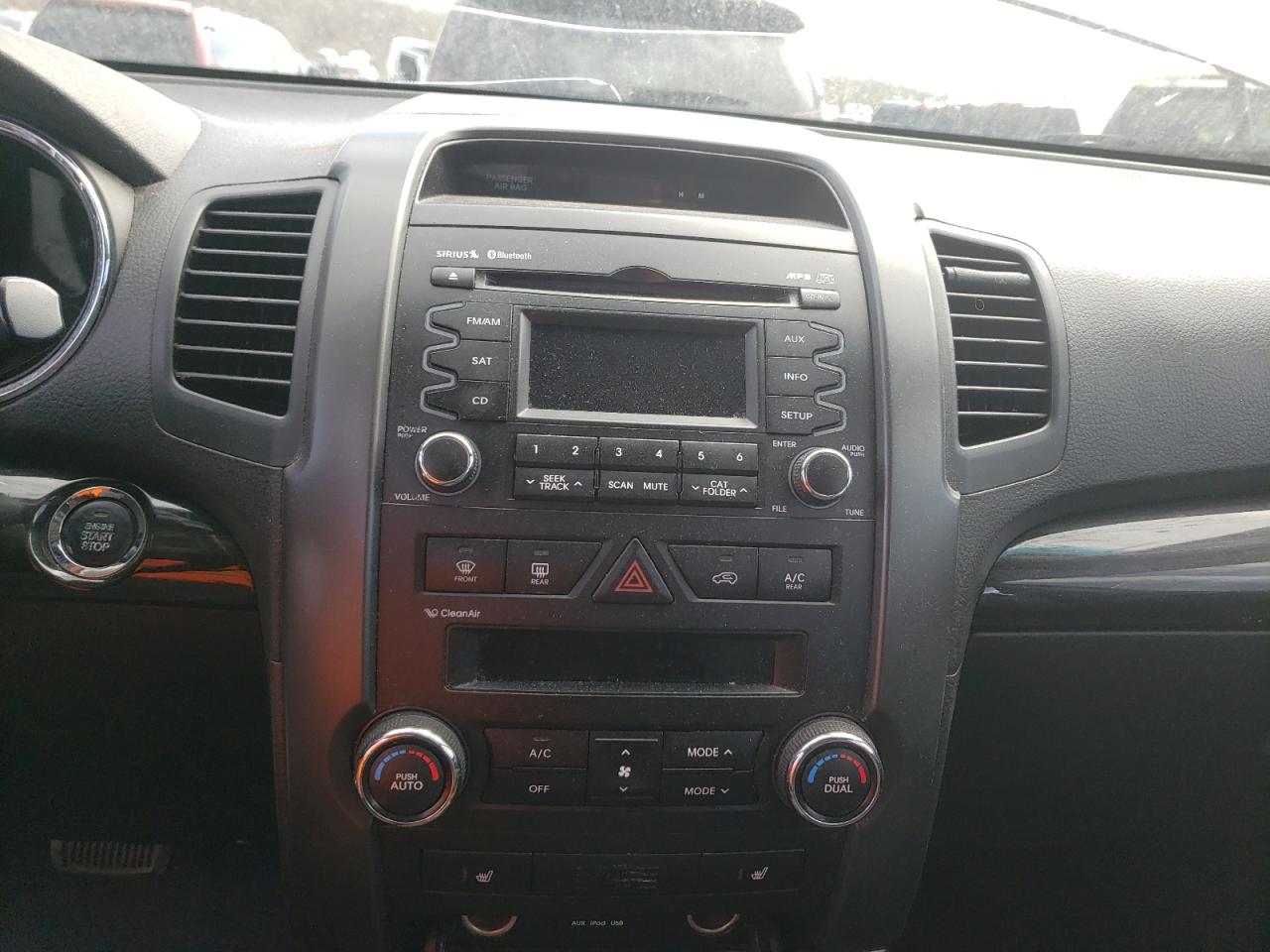 Photo 9 from auction – 2011 KIA SORENTO EX with VIN 5XYKU4A25BG134200