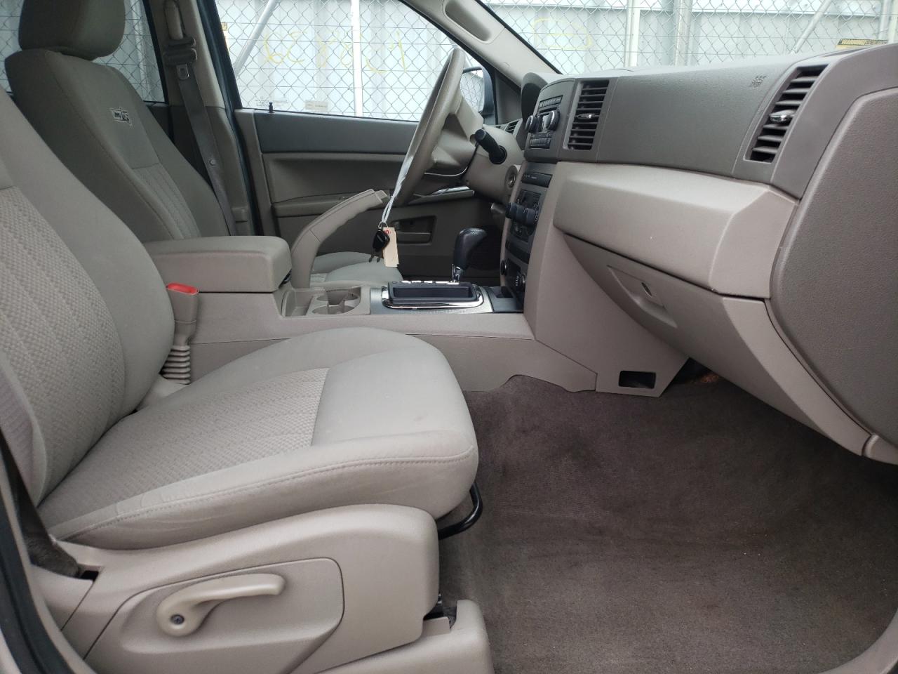 Photo 5 from auction – 2006 JEEP GRAND CHER with VIN 1J4GR48K56C358200