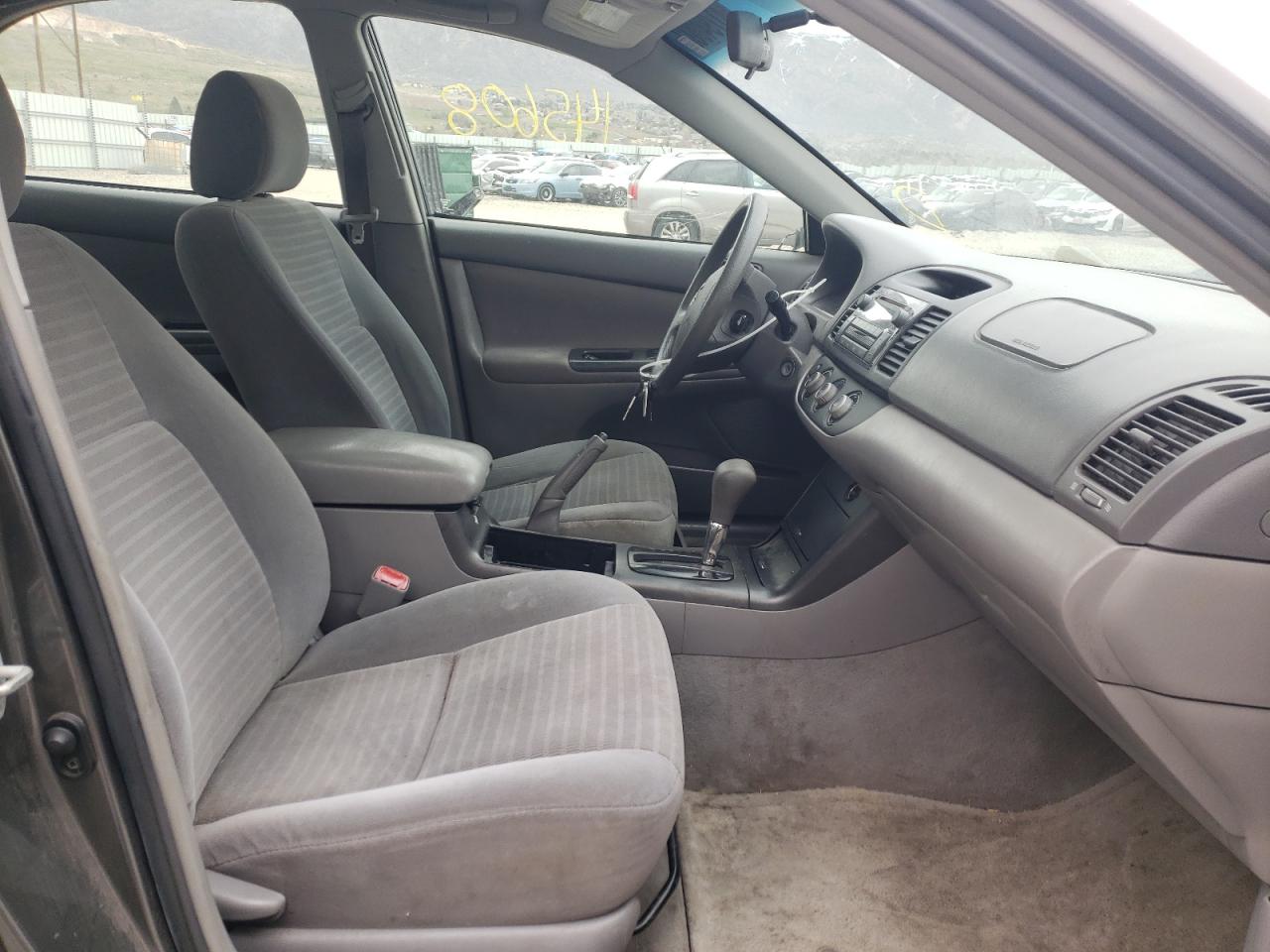 Photo 5 from auction – 2005 TOYOTA CAMRY LE with VIN 4T1BE32K45U528002