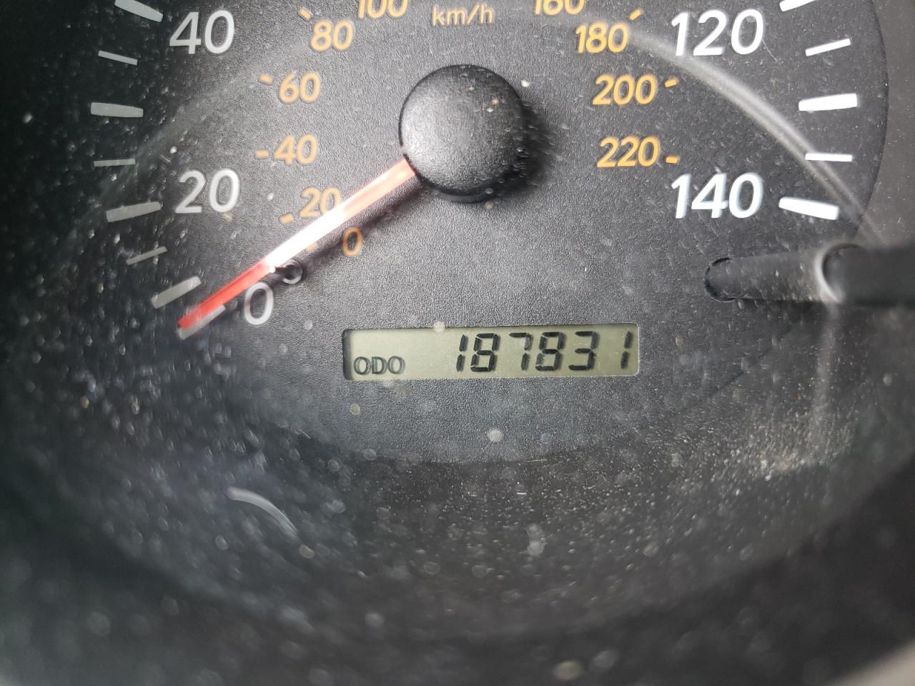 Photo 8 from auction – 2005 TOYOTA HIGHLANDER with VIN JTEGP21A750076153
