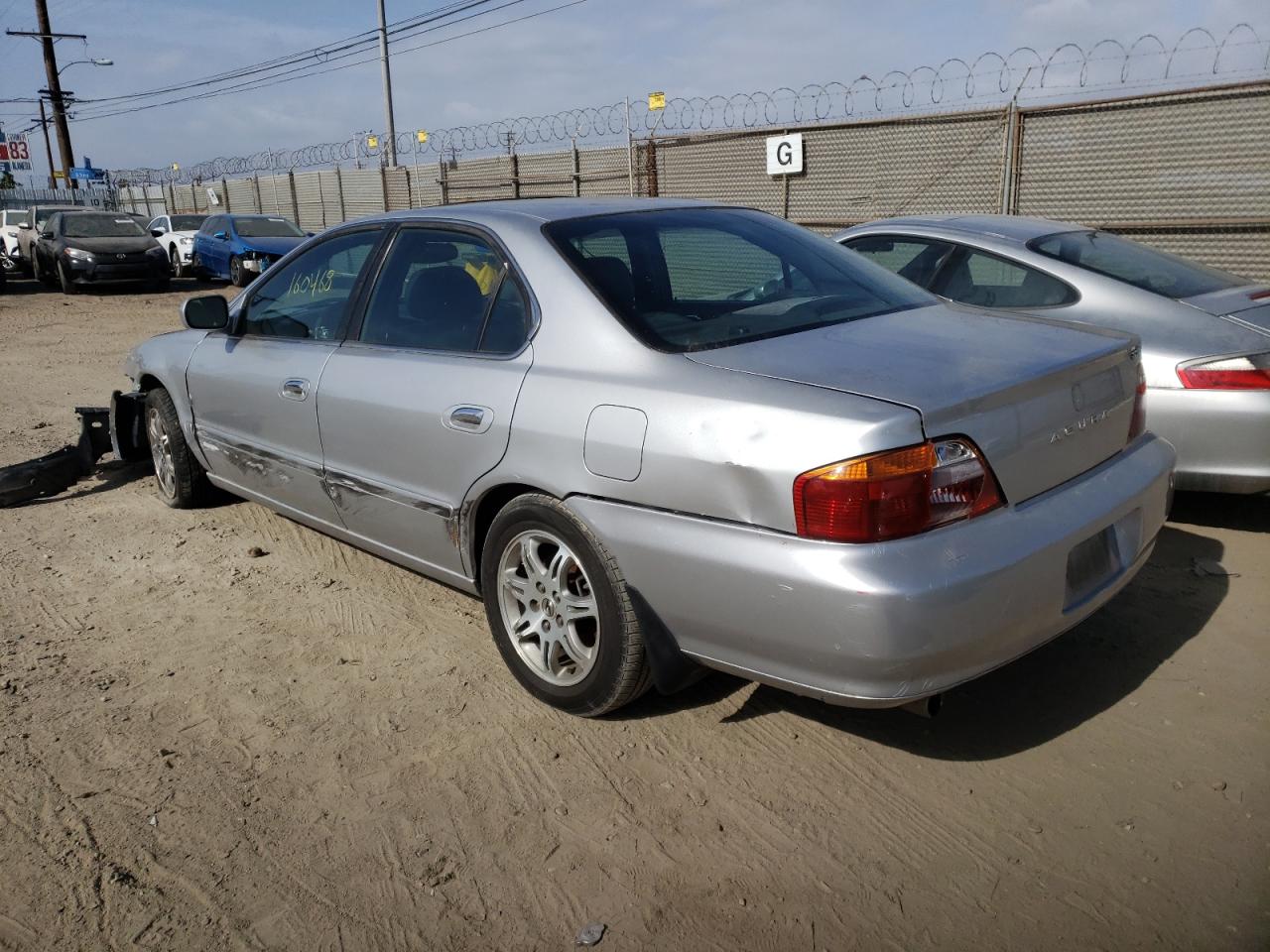 Photo 3 from auction – 2001 ACURA 3.2TL with VIN 19UUA566X1A025721