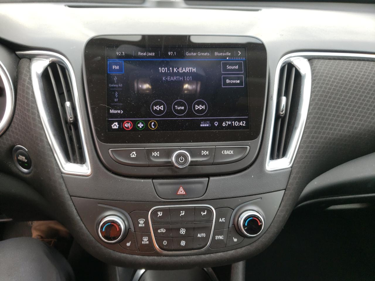 Photo 9 from auction – 2019 CHEVROLET MALIBU LT with VIN 1G1ZD5ST4KF157443