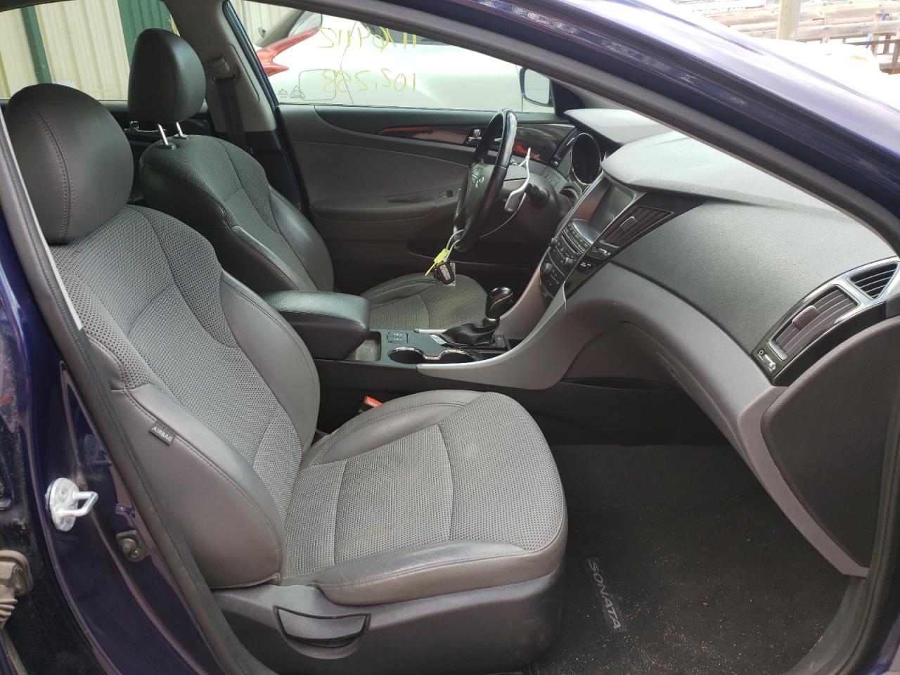 Photo 5 from auction – 2014 HYUNDAI SONATA SE with VIN 5NPEC4ACXEH812090