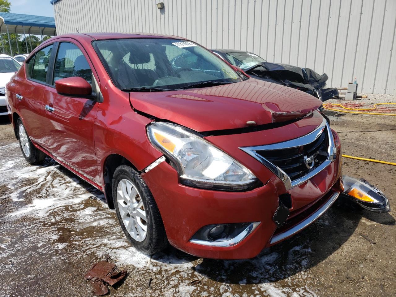 NISSAN VERSA S 2018 with VIN 3N1CN7AP4JL861028 - Photo from auction