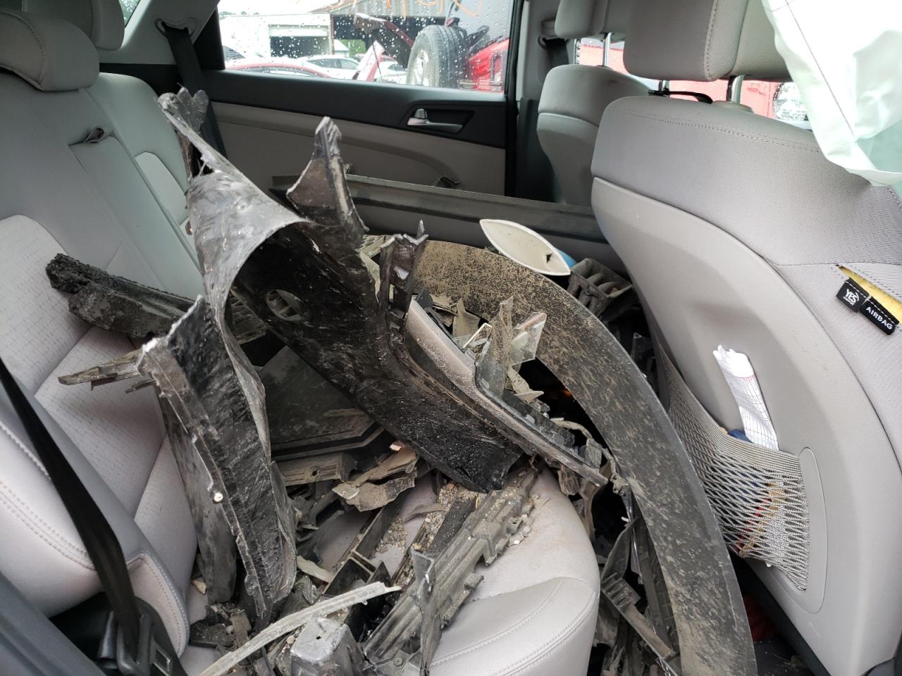 Photo 6 from auction – 2017 HYUNDAI TUCSON LIM with VIN KM8J33A48HU381403