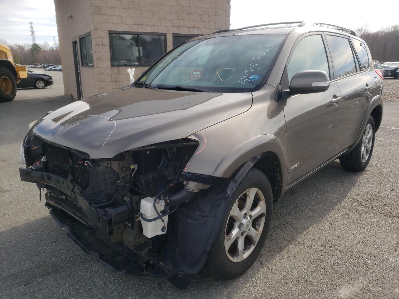 Photo 2 from auction – 2010 TOYOTA RAV4 LIMIT with VIN 2T3DF4DV5AW037992