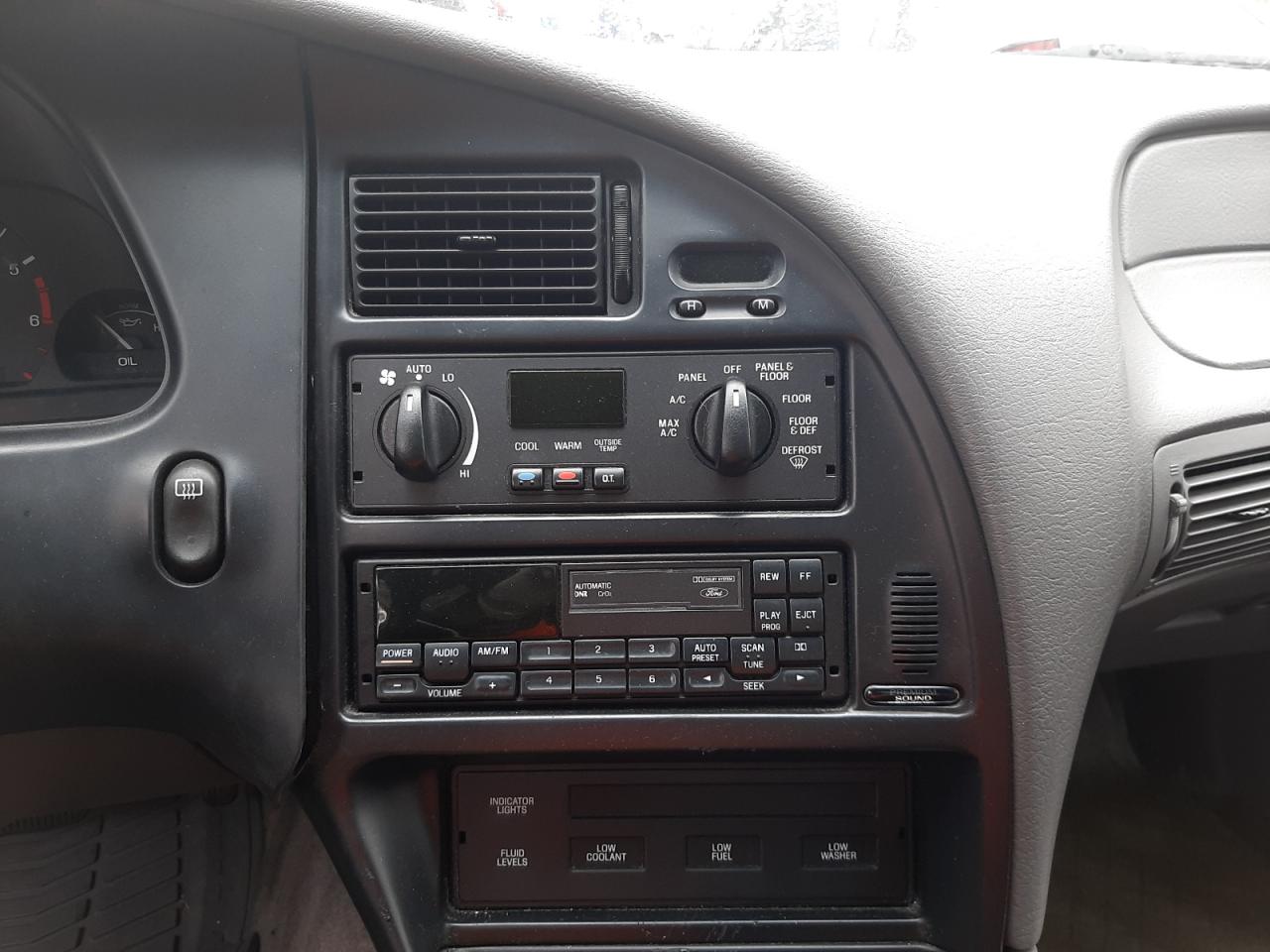 Photo 9 from auction – 1996 FORD THUNDERBIR with VIN 1FALP6243TH116929