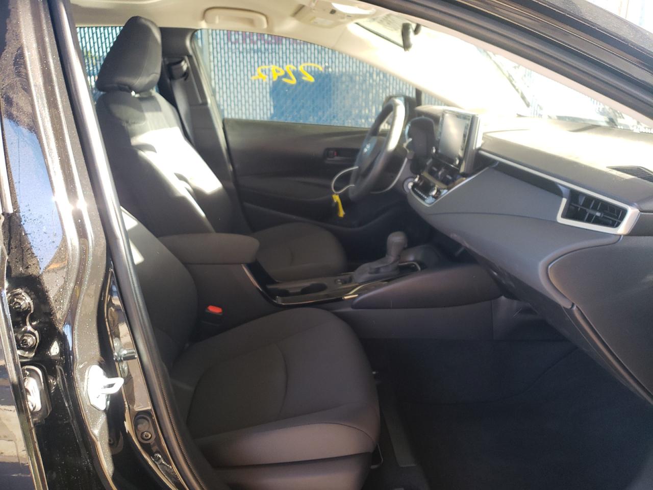 Photo 5 from auction – 2022 TOYOTA COROLLA LE with VIN JTDEPMAE9NJ212075