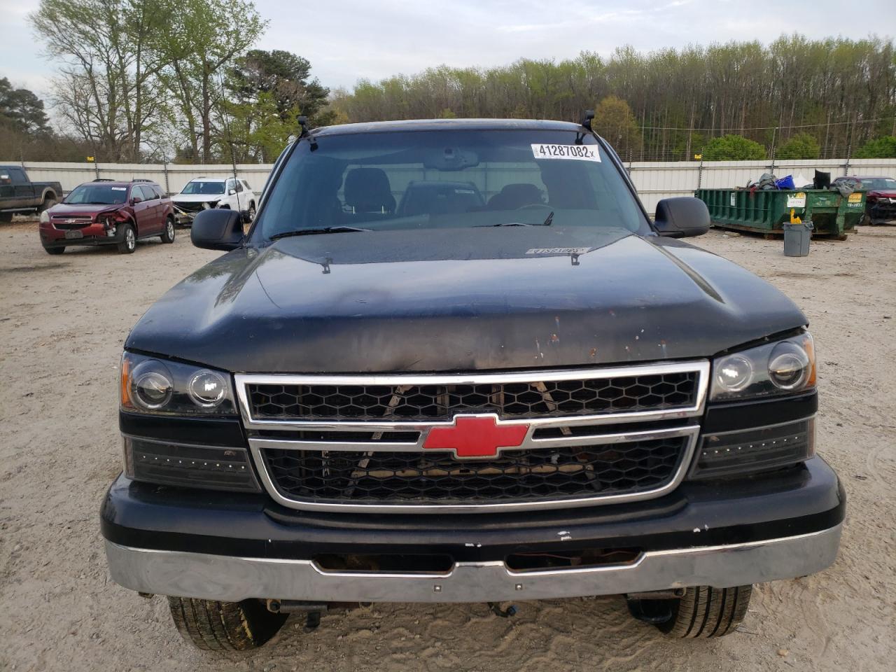 Photo 9 from auction – 2006 CHEVROLET SILVERADO with VIN 1GCEK19T16Z206189