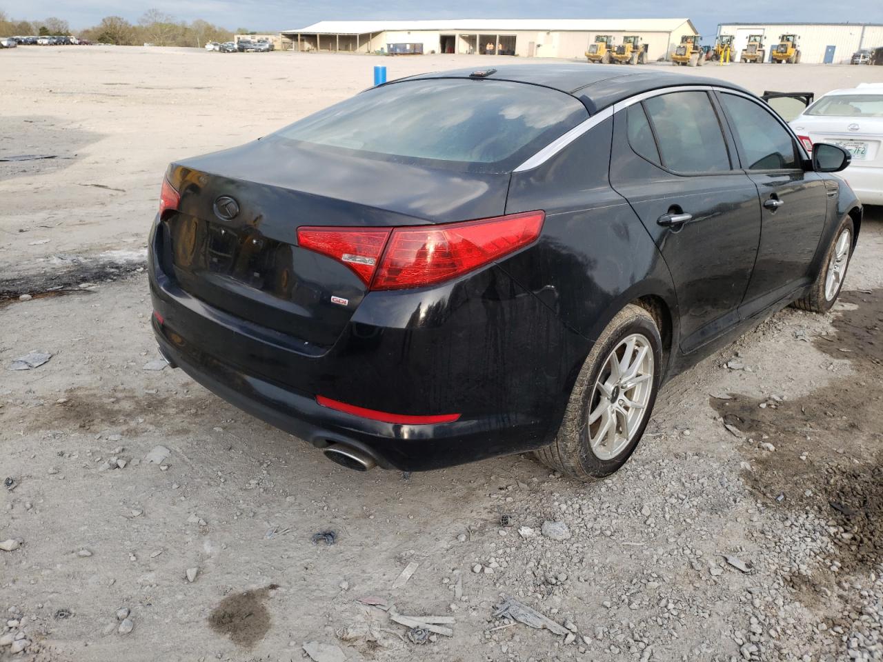 Photo 4 from auction – 2011 KIA OPTIMA EX with VIN KNAGN4A77B5084856