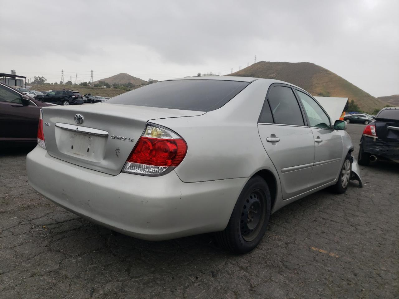Photo 4 from auction – 2005 TOYOTA CAMRY LE with VIN 4T1BE32K85U028764