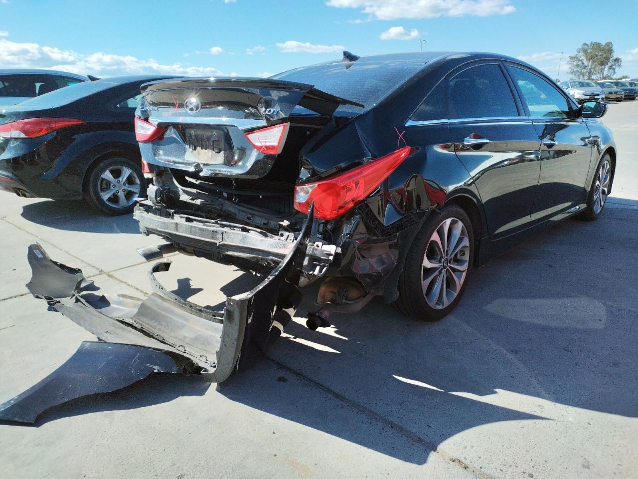 Photo 4 from auction – 2014 HYUNDAI SONATA SE with VIN 5NPEC4AB8EH833544