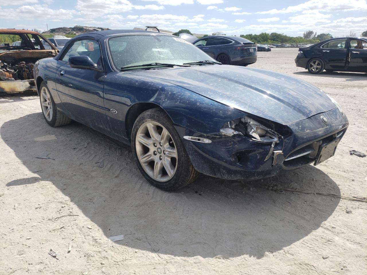 JAGUAR XK8 2000 with VIN SAJJA42C9YNA07662 - Photo from auction