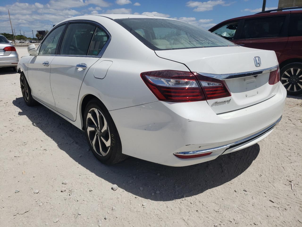 Photo 3 from auction – 2016 HONDA ACCORD EXL with VIN 1HGCR2F92GA033706