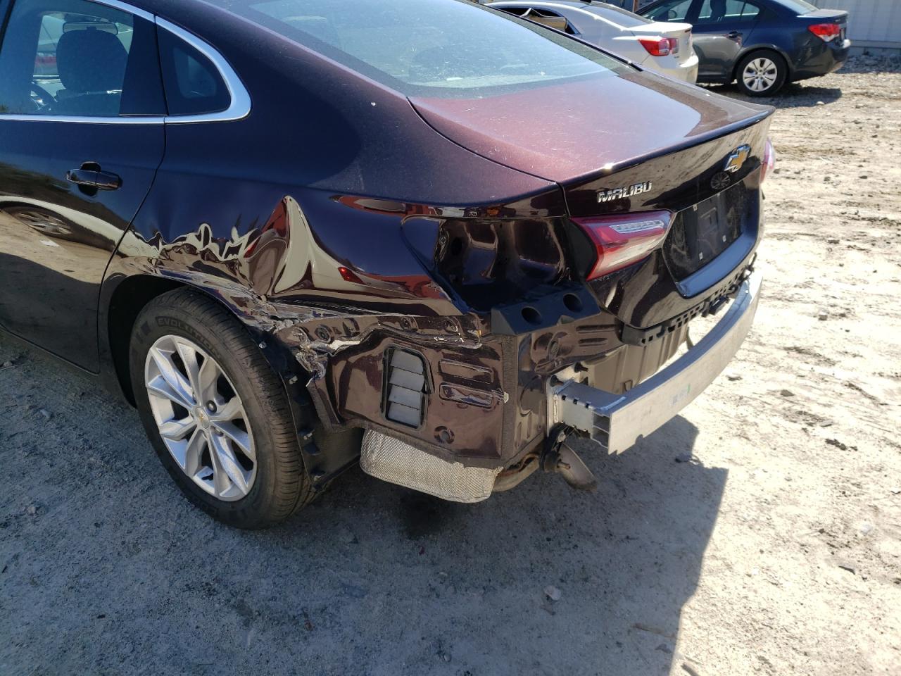 Photo 9 from auction – 2020 CHEVROLET MALIBU LT with VIN 1G1ZD5ST6LF036737