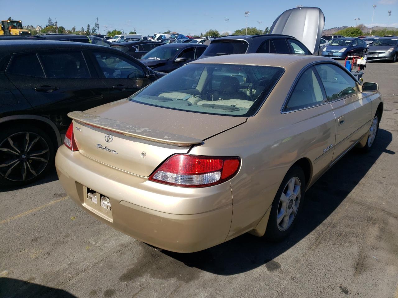Photo 4 from auction – 2000 TOYOTA CAMRY SOLA with VIN 2T1CF28P9YC402402