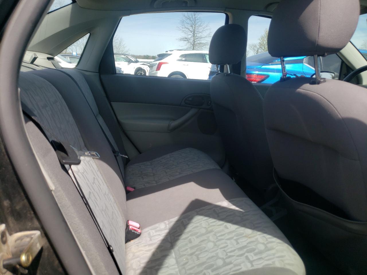 Photo 6 from auction – 2005 FORD FOCUS with VIN 1FAFP34N35W269813