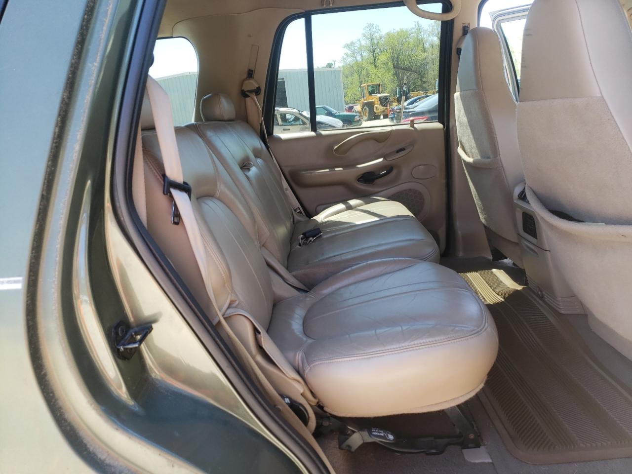 Photo 6 from auction – 2000 FORD EXPEDITION with VIN 1FMRU17L1YLA55998