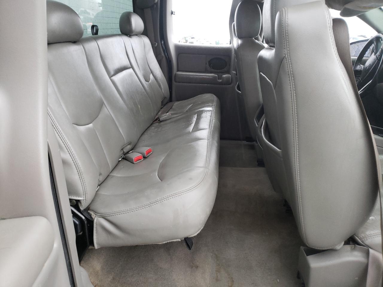 Photo 6 from auction – 2005 CHEVROLET SILVERADO with VIN 1GCEK19B45E116533