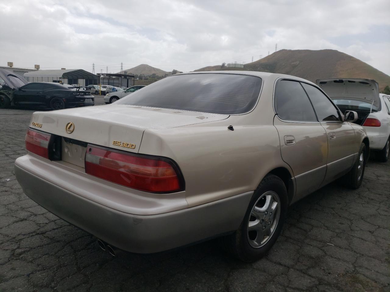 Photo 4 from auction – 1995 LEXUS ES 300 with VIN JT8GK13TXS0125948