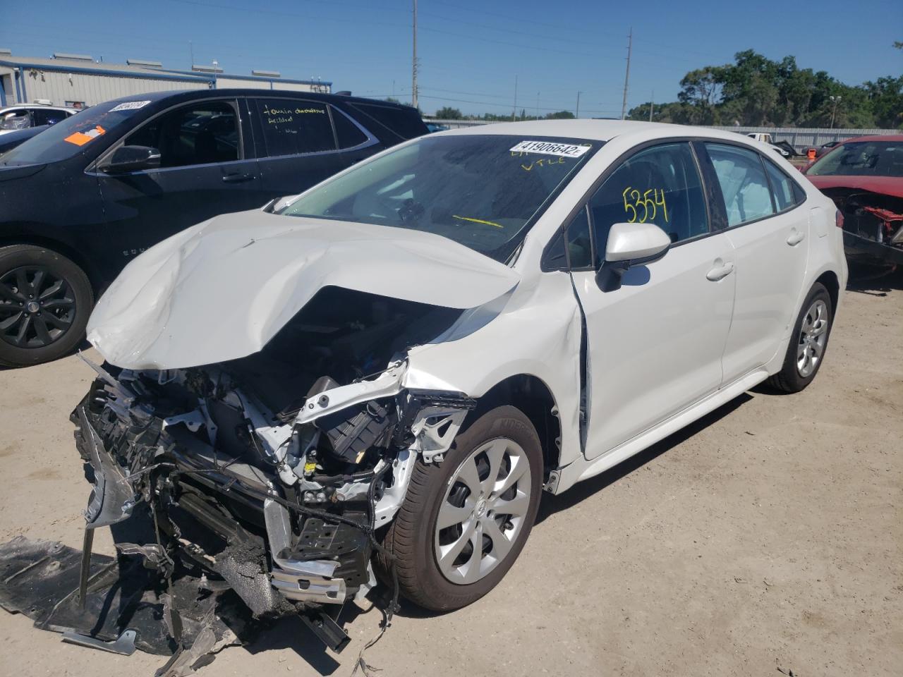 Photo 2 from auction – 2022 TOYOTA COROLLA LE with VIN 5YFEPMAE6NP306667
