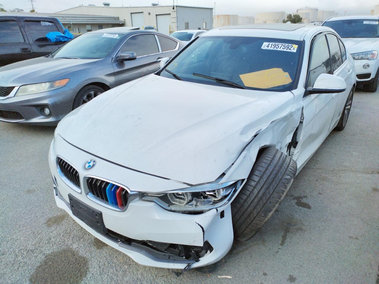 Photo 2 from auction – 2018 BMW 330 I with VIN WBA8B9G54JNV00229