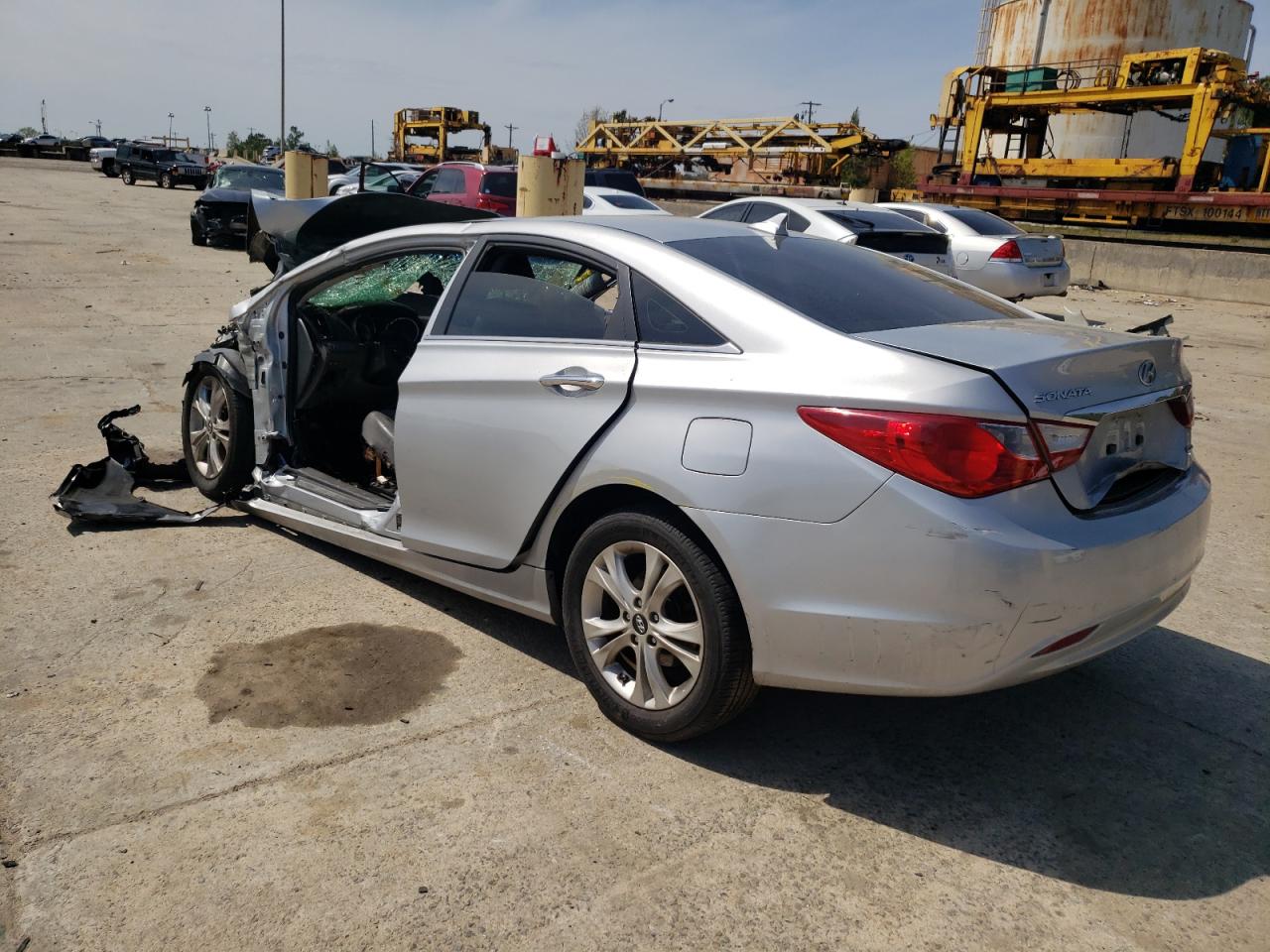Photo 3 from auction – 2011 HYUNDAI SONATA SE with VIN 5NPEC4AC0BH258022