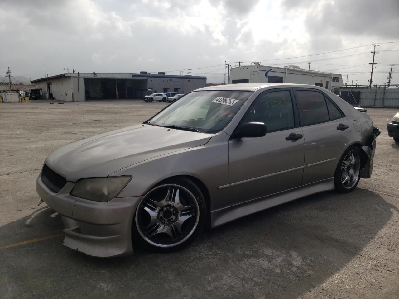 Photo 2 from auction – 2003 LEXUS IS 300 with VIN JTHBD192330079738