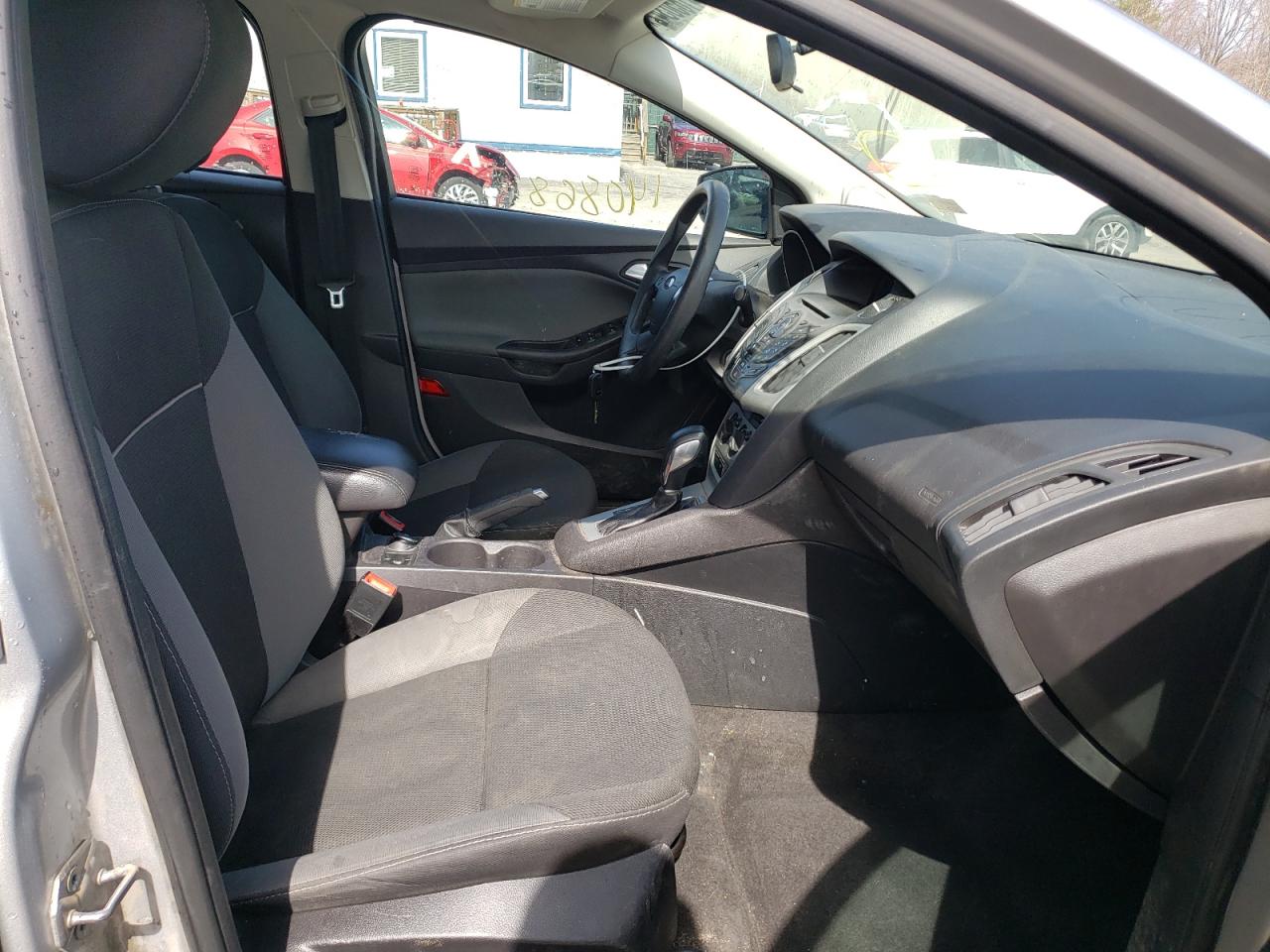 Photo 5 from auction – 2014 FORD FOCUS SE with VIN 1FADP3F20EL370044