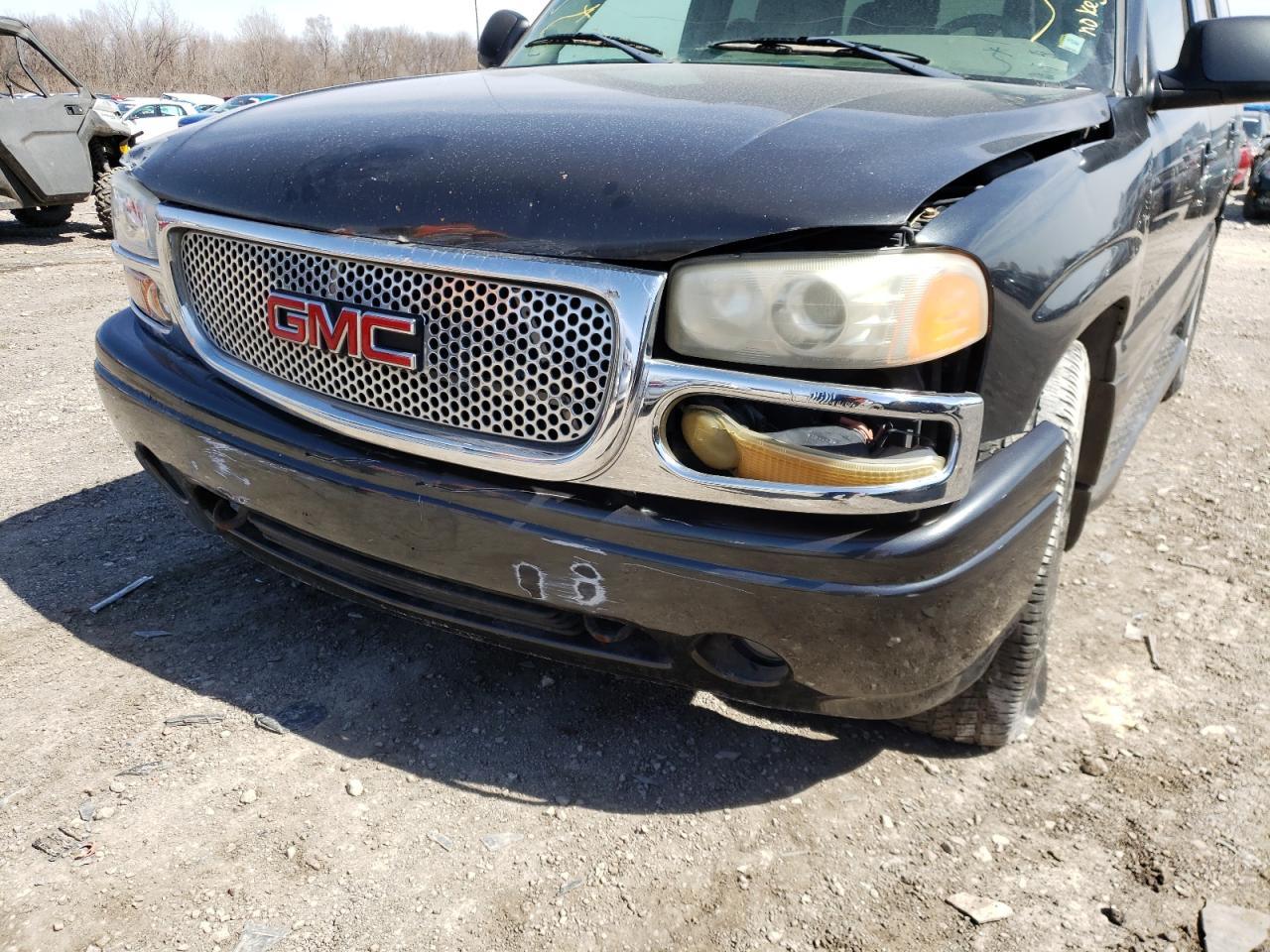 Photo 9 from auction – 2003 GMC YUKON DENA with VIN 1GKEK63U93J247571