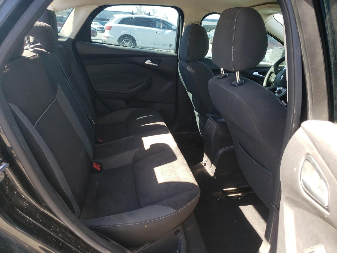 Photo 6 from auction – 2014 FORD FOCUS SE with VIN 1FADP3F24EL130415