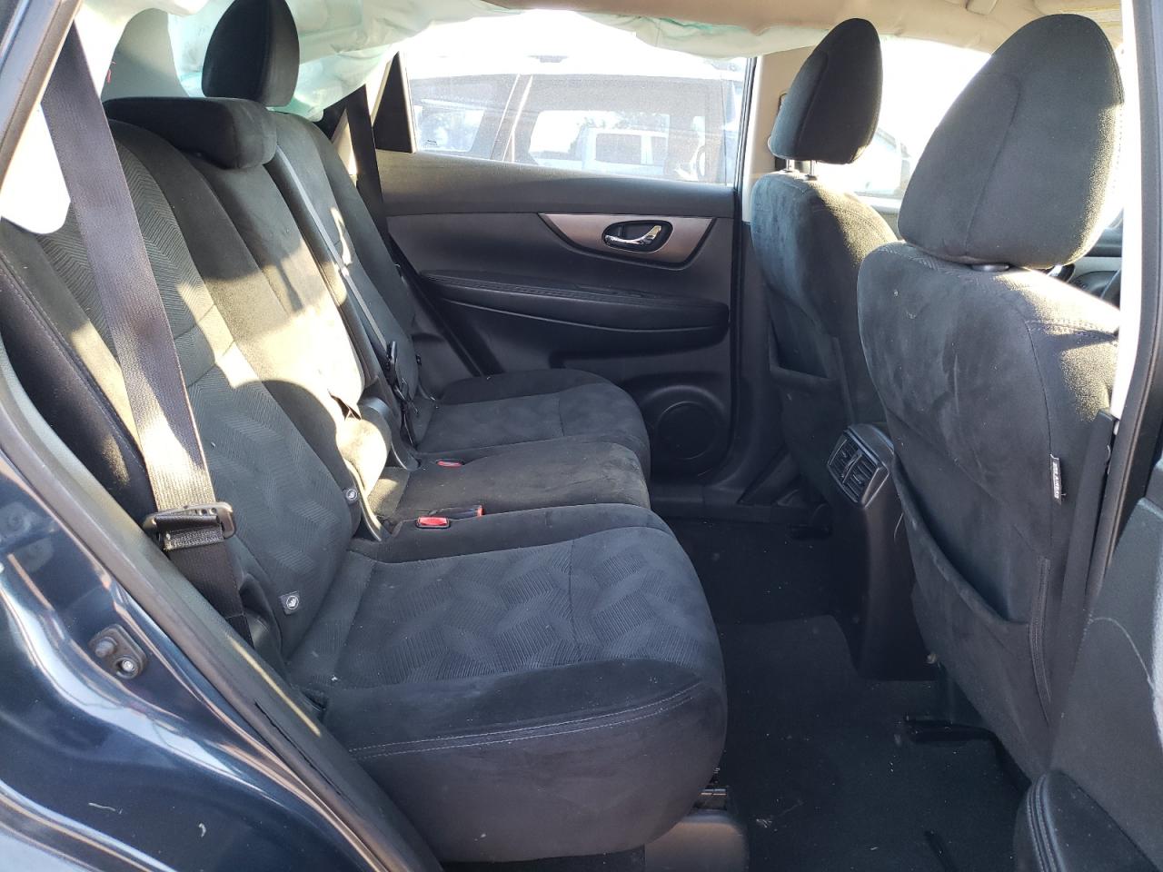 Photo 6 from auction – 2016 NISSAN ROGUE S with VIN 5N1AT2MT0GC740812