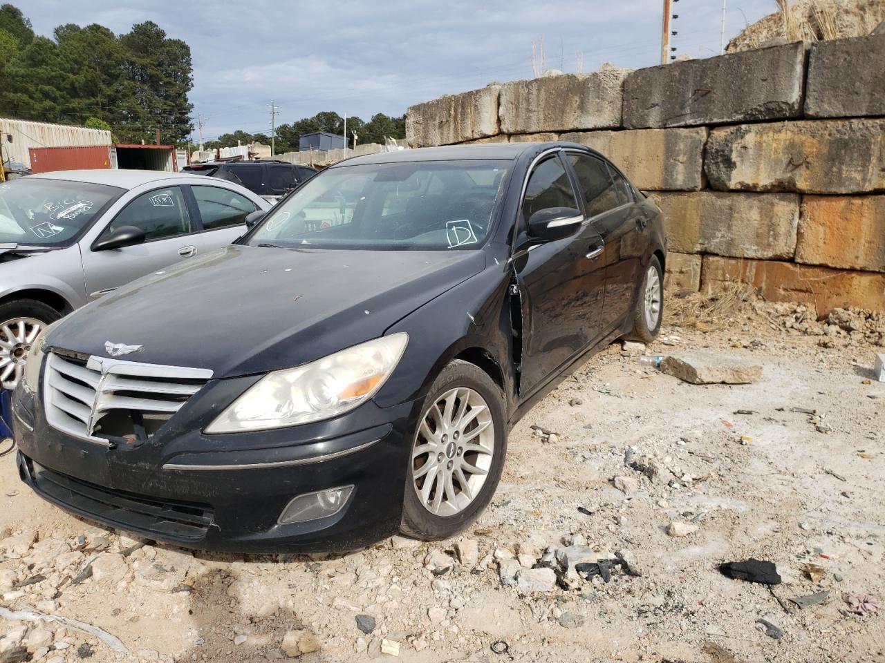 Photo 2 from auction – 2010 HYUNDAI GENESIS with VIN KMHGC4DE2AU101064