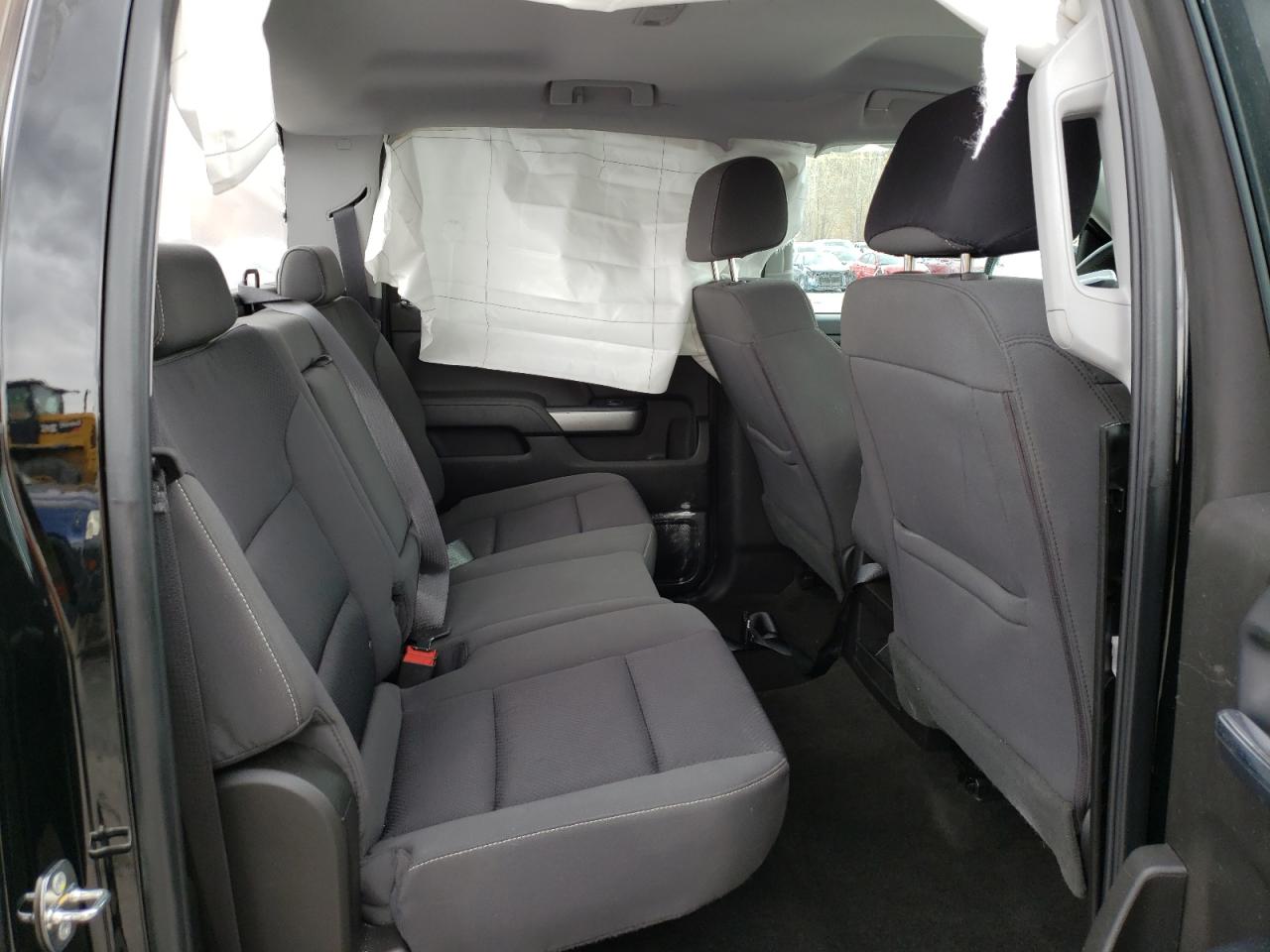 Photo 6 from auction – 2018 CHEVROLET SILVERADO with VIN 1GCUKREC7JF183978