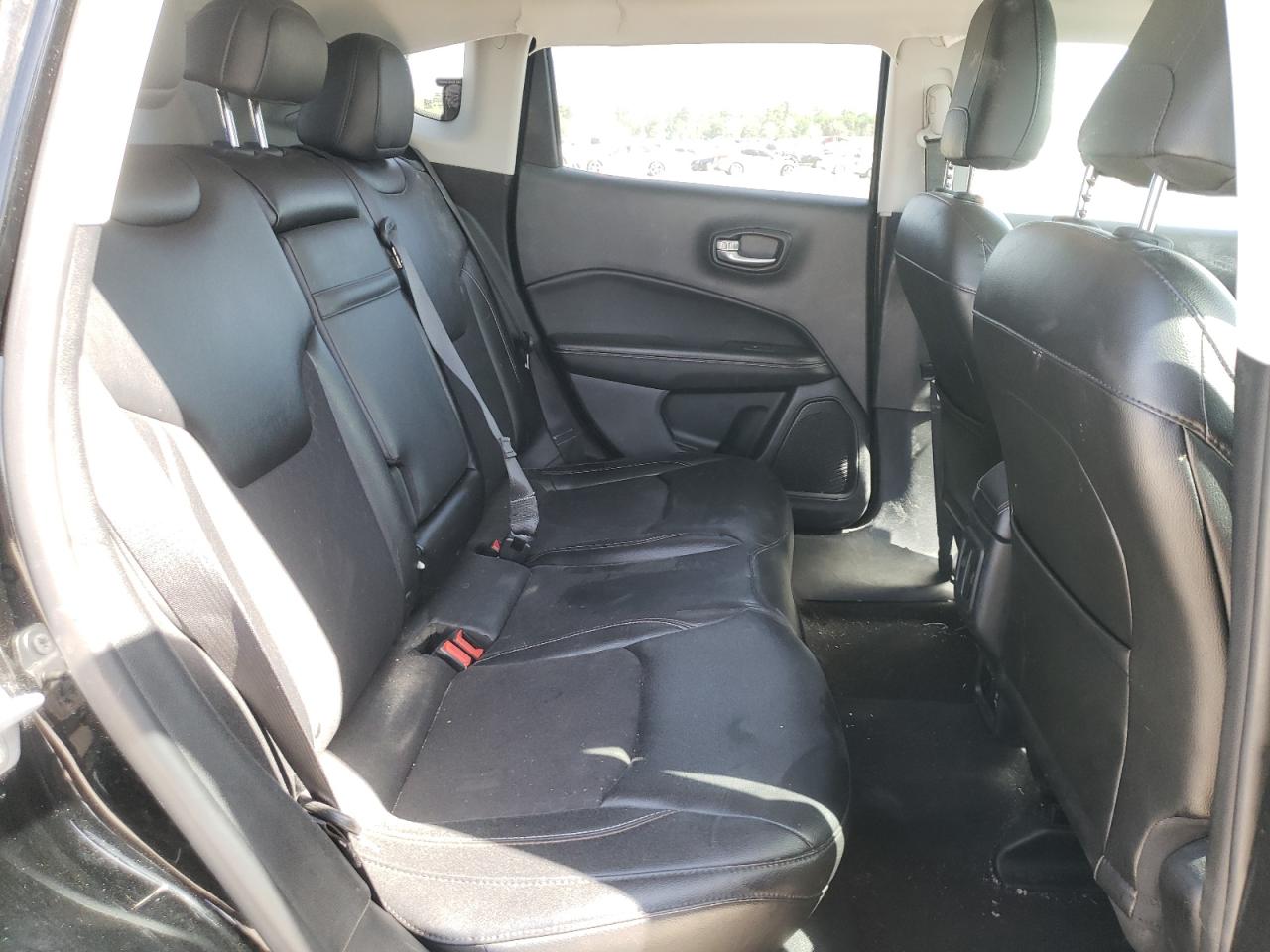 Photo 6 from auction – 2018 JEEP COMPASS with VIN 3C4NJDBB6JT393287