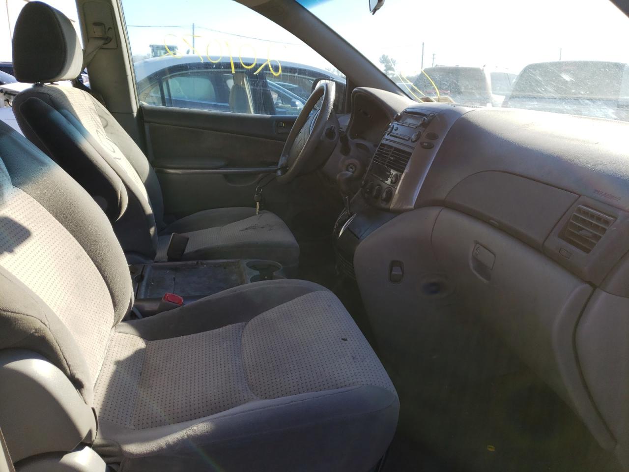 Photo 5 from auction – 2010 TOYOTA SIENNA CE with VIN 5TDKK4CC3AS335834