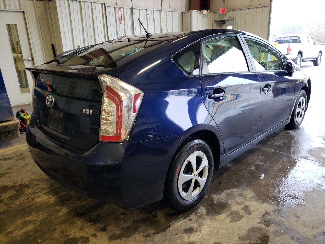 Photo 4 from auction – 2012 TOYOTA PRIUS with VIN JTDKN3DU5C1613948