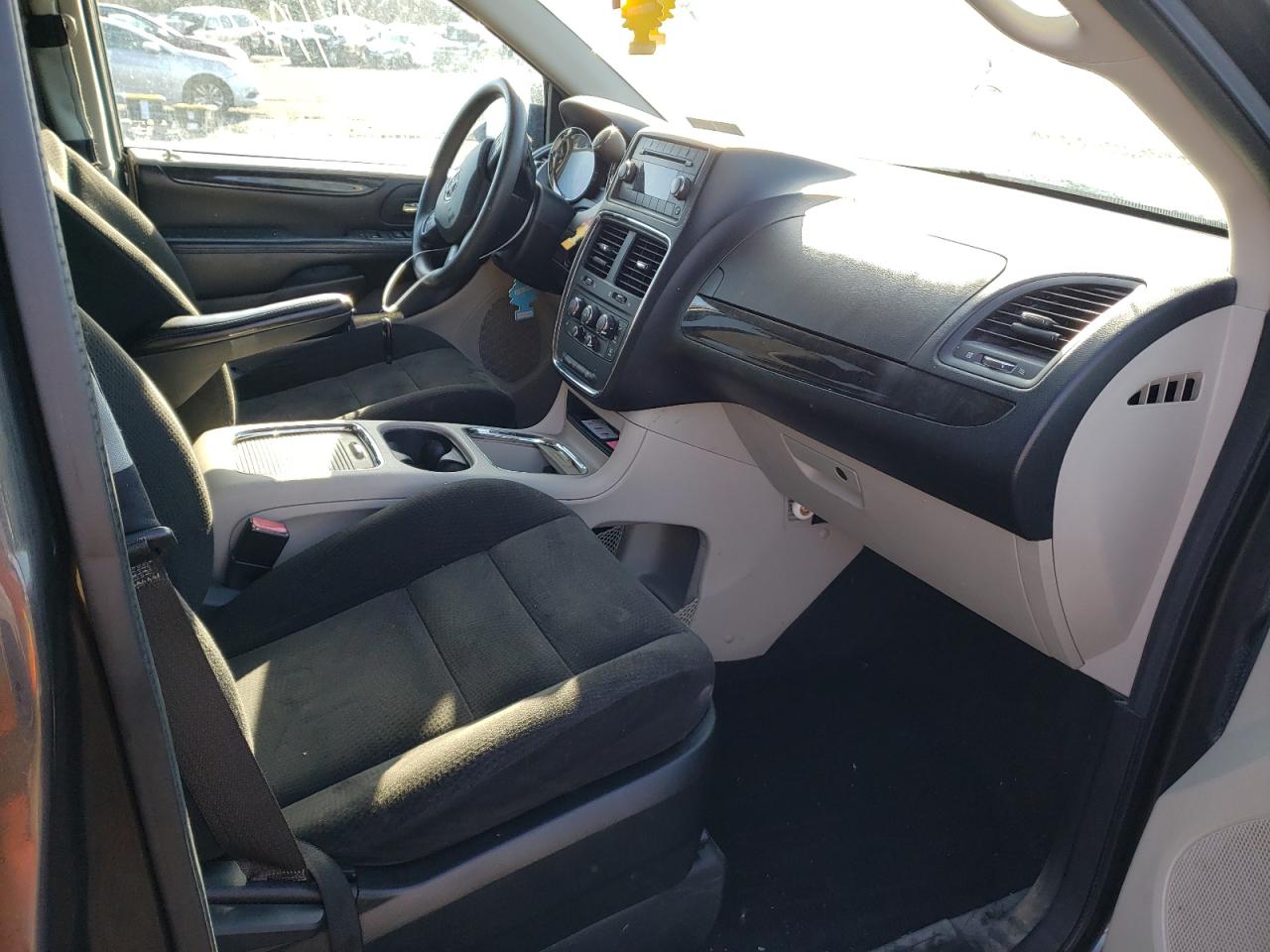Photo 5 from auction – 2015 DODGE GRAND CARA with VIN 2C4RDGCG9FR527613