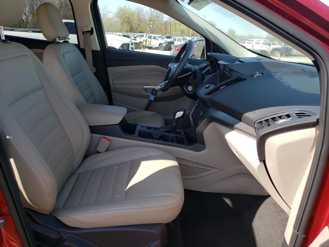 Photo 5 from auction – 2018 FORD ESCAPE SEL with VIN 1FMCU0HD6JUD47427