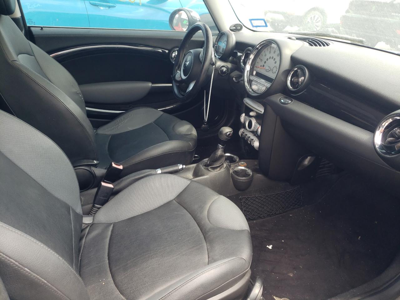 Photo 5 from auction – 2010 MINI COOPER S with VIN WMWMF7C57ATZ72191