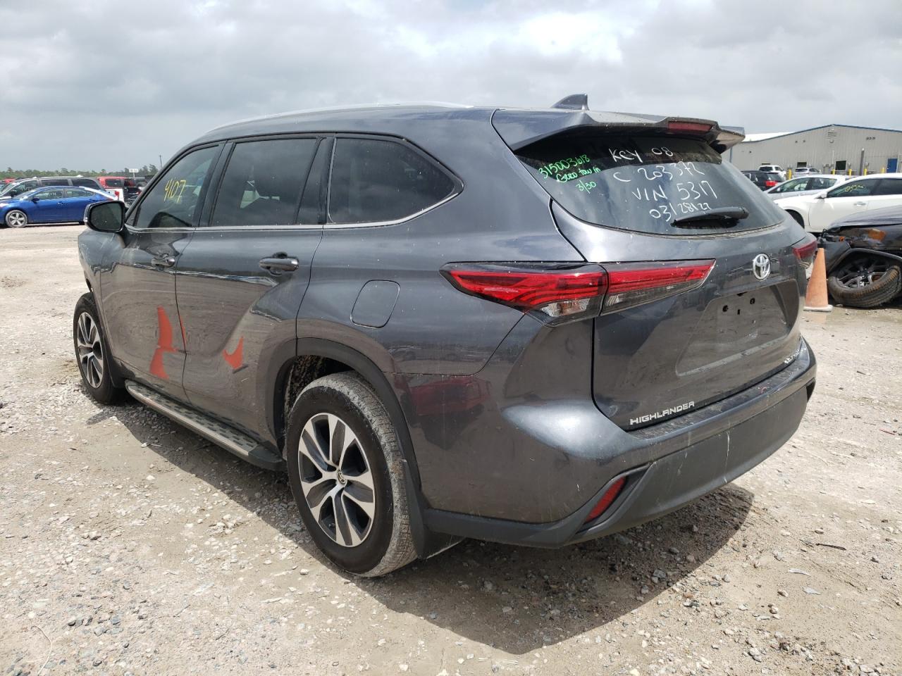 Photo 3 from auction – 2022 TOYOTA HIGHLANDER with VIN 5TDGZRBH2NS175317