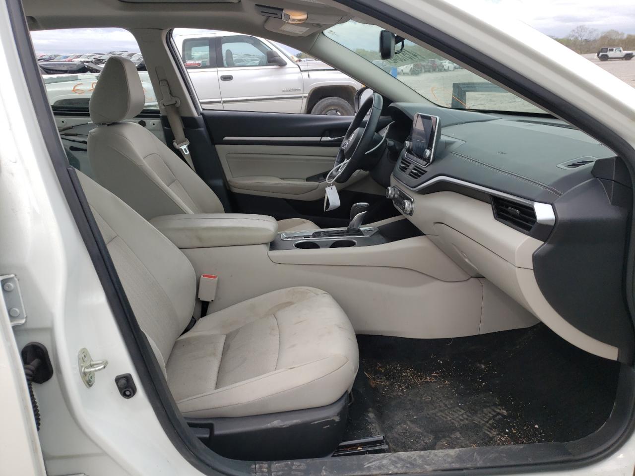 Photo 5 from auction – 2019 NISSAN ALTIMA SV with VIN 1N4BL4DV9KC131366