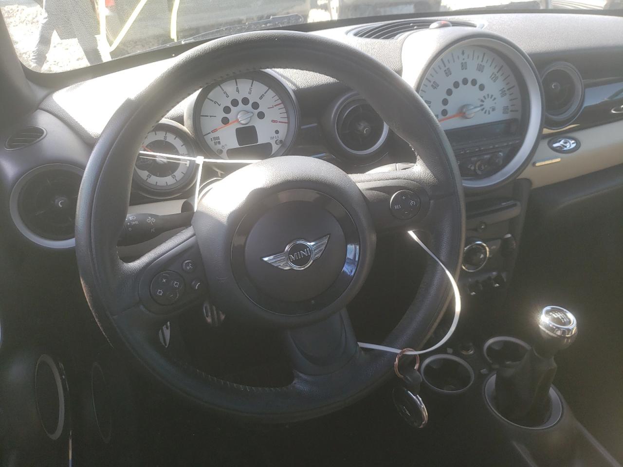 Photo 9 from auction – 2013 MINI COOPER ROA with VIN WMWSY3C53DT566228