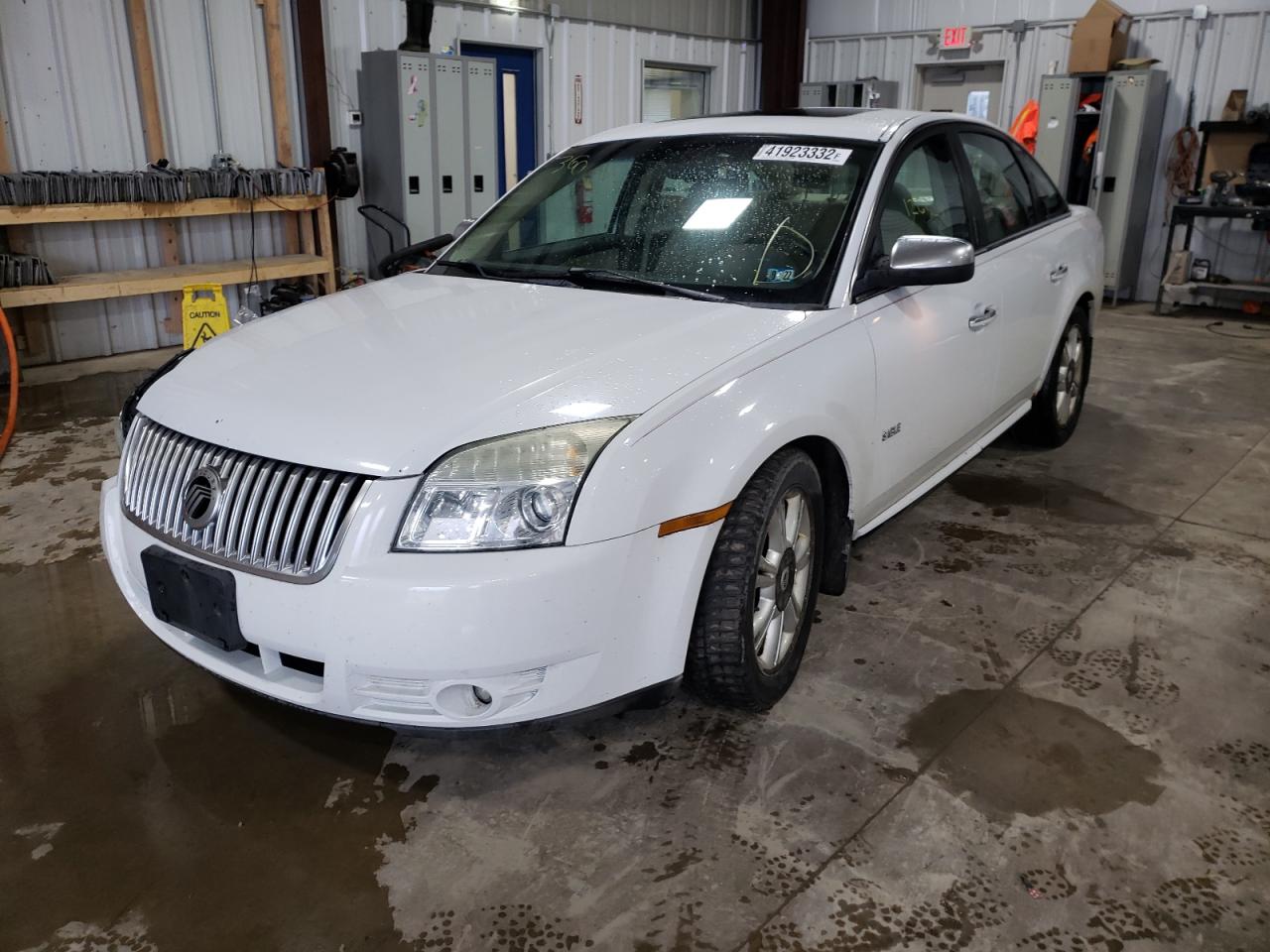 Photo 2 from auction – 2008 MERCURY SABLE with VIN 1MEHM42W88G620628